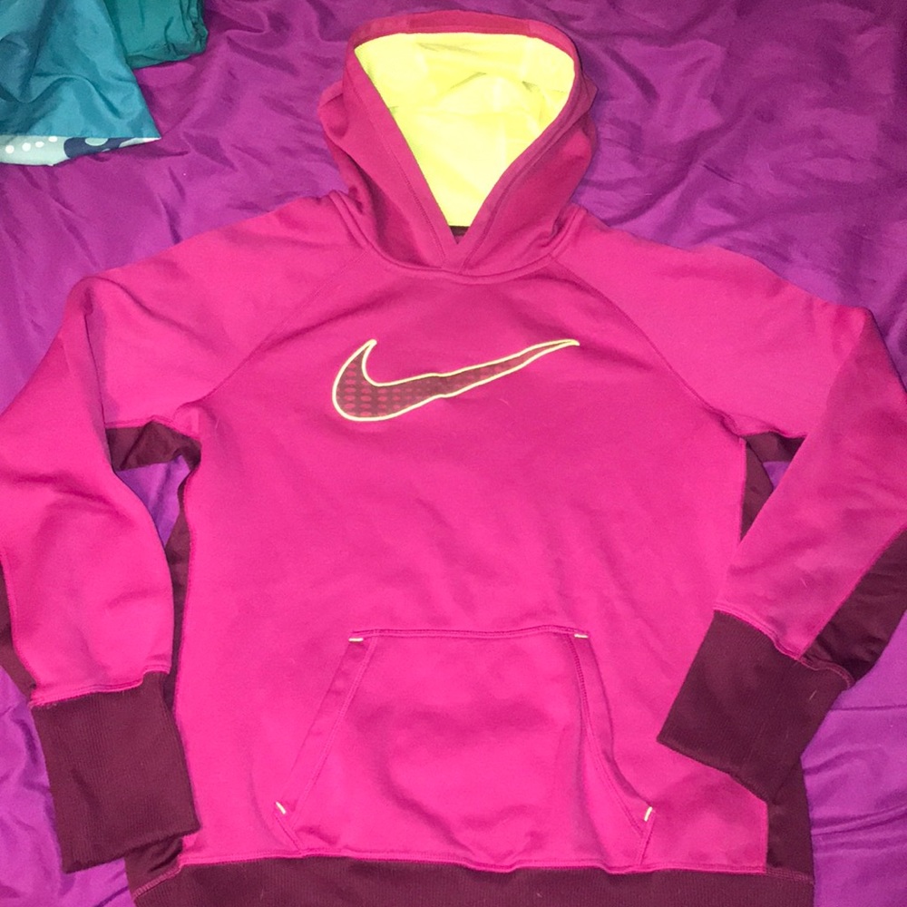 Nike therma-fit hoodie size L